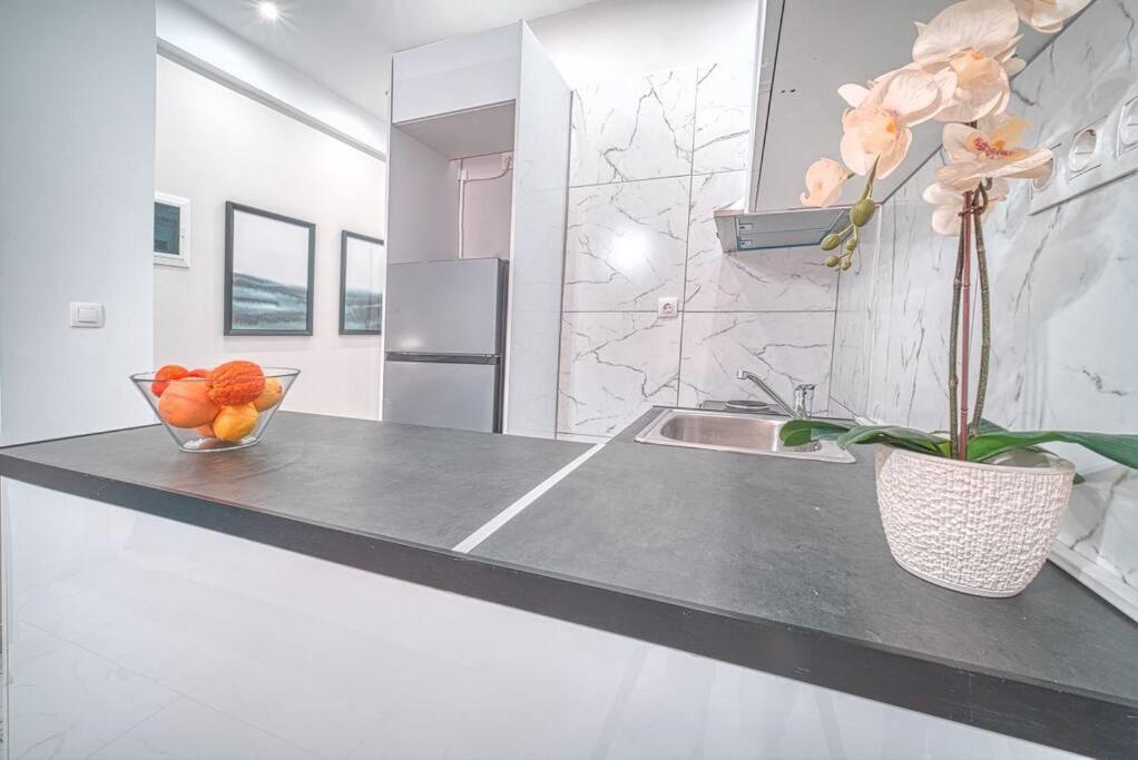 Apartamento Εστία 10 Λεπτά Από Την Ακρόπολη Atenas Exterior foto